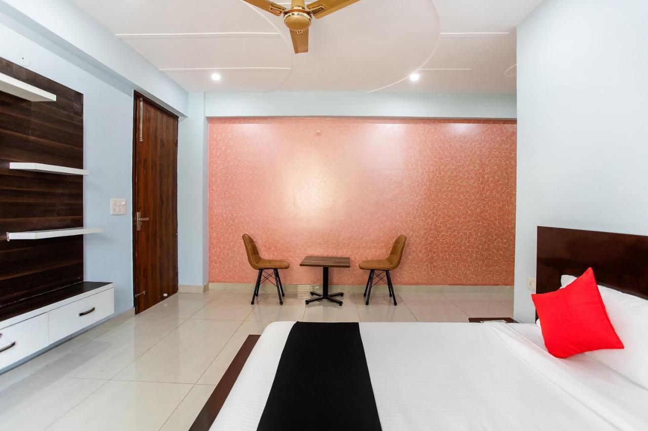 Hotel Capital O Harish Residency Gurgaon Exterior foto